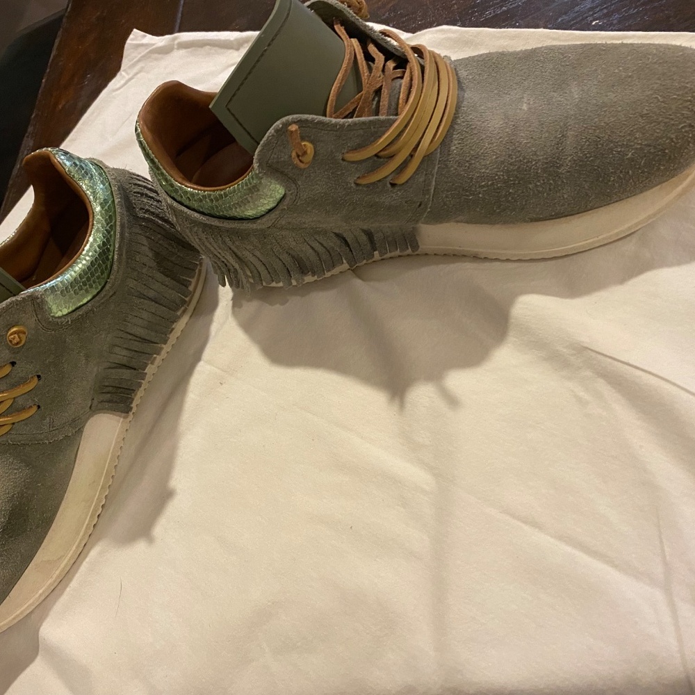 Esseutesse Suede Fringe Sneakers olive green grey - Picture 2 of 7